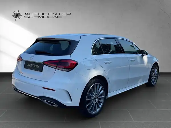 MERCEDES-BENZ A 250 (6/15)