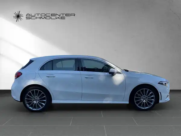 MERCEDES-BENZ A 250 (7/15)