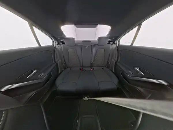 MERCEDES-BENZ A 180 (9/13)