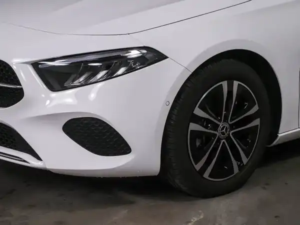 MERCEDES-BENZ A 180 (4/14)