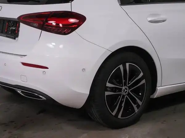 MERCEDES-BENZ A 180 (5/14)