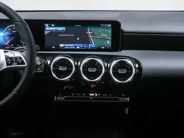 MERCEDES-BENZ A 180 (8/14)