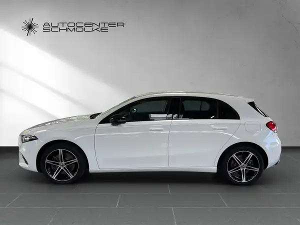 MERCEDES-BENZ A 250 (3/15)