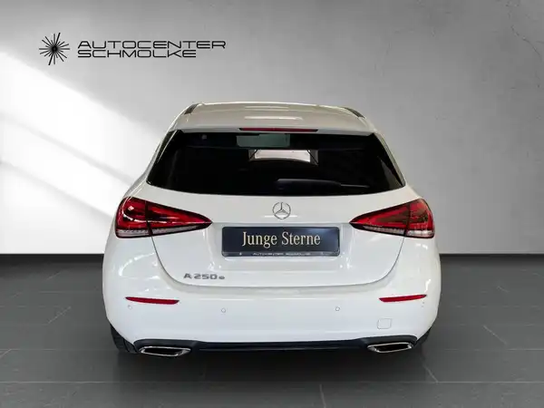 MERCEDES-BENZ A 250 (5/15)