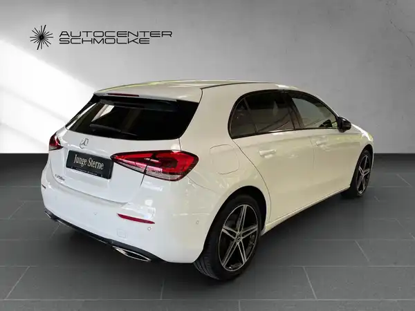 MERCEDES-BENZ A 250 (6/15)