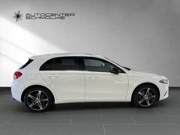 MERCEDES-BENZ A 250 (7/15)