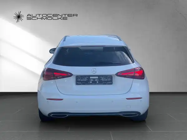 MERCEDES-BENZ A 200 (5/15)