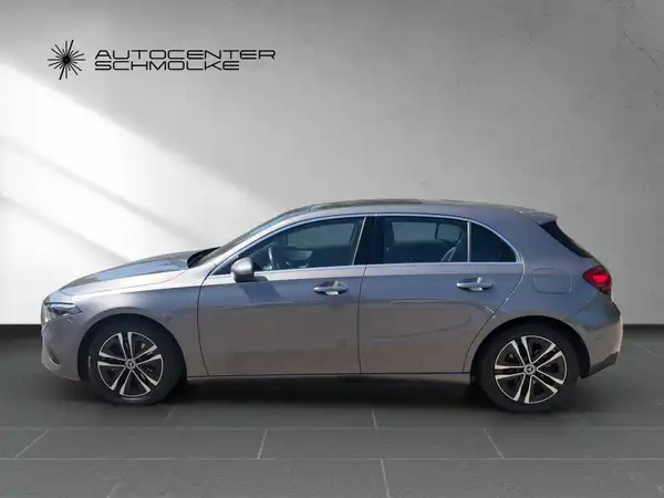 MERCEDES-BENZ A 200 (3/15)