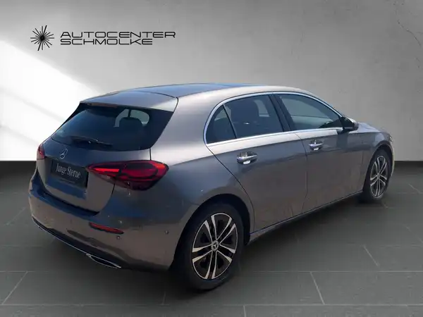MERCEDES-BENZ A 200 (6/15)