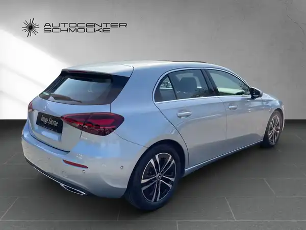 MERCEDES-BENZ A 200 (6/15)
