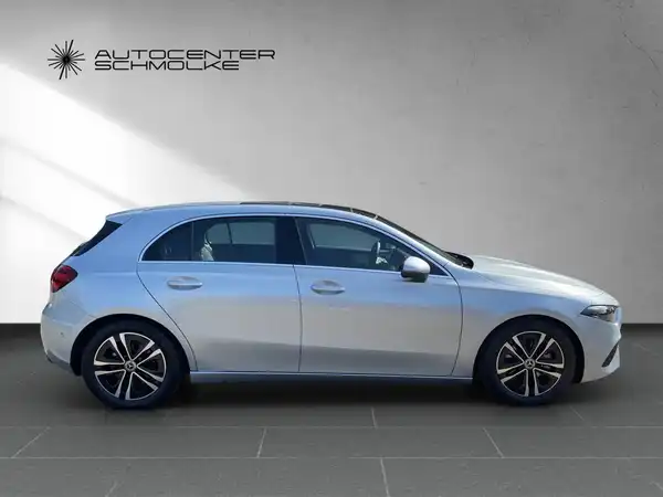 MERCEDES-BENZ A 200 (7/15)