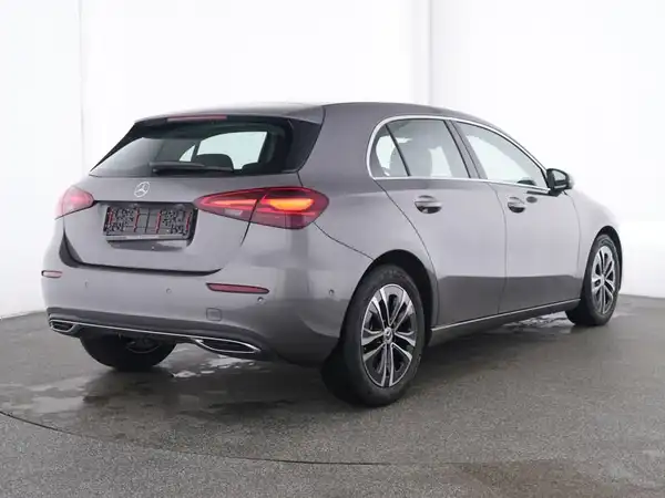 MERCEDES-BENZ A 180 (3/13)