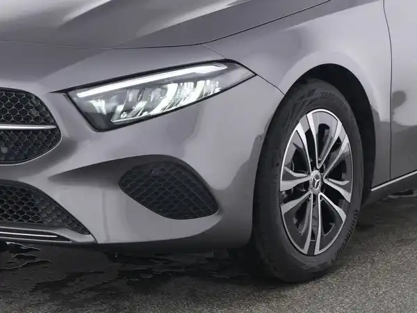MERCEDES-BENZ A 180 (4/13)