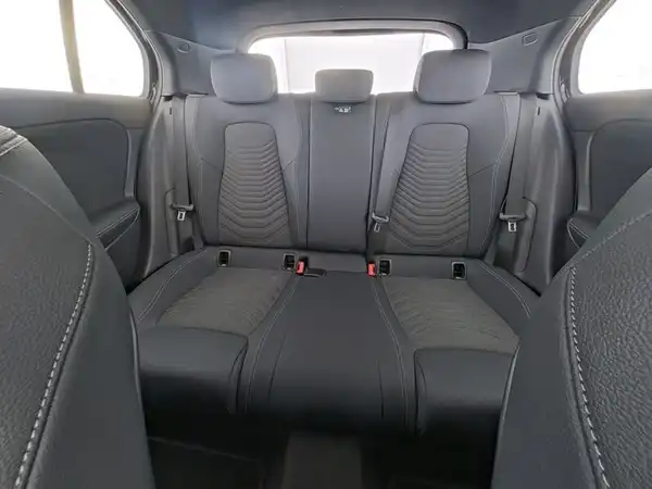 MERCEDES-BENZ A 180 (9/13)