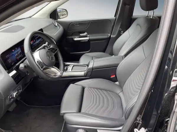 MERCEDES-BENZ B 200 (10/15)