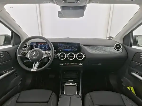MERCEDES-BENZ B 200 (8/13)
