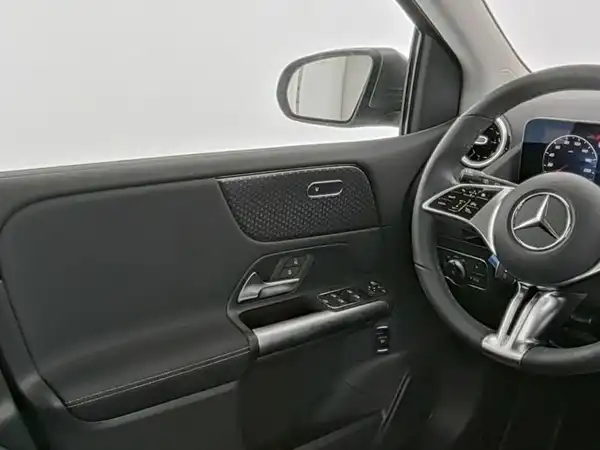MERCEDES-BENZ B 200 (10/13)