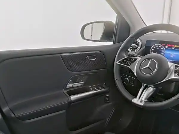 MERCEDES-BENZ B 180 (10/13)