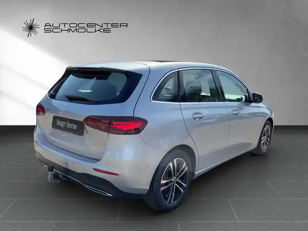 MERCEDES-BENZ B 200 (6/15)