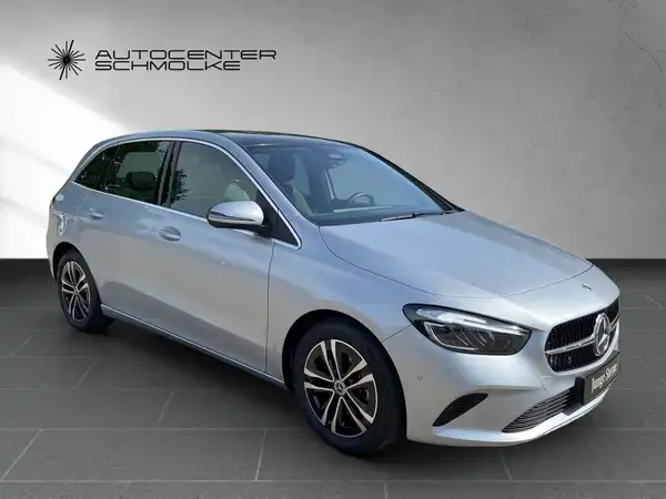MERCEDES-BENZ B 200 (8/15)