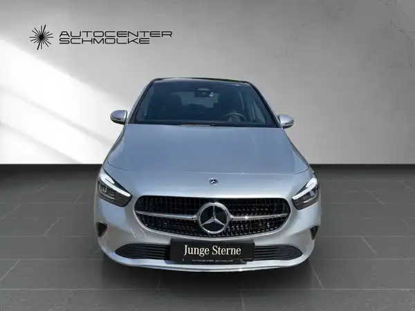MERCEDES-BENZ B 200 (9/15)