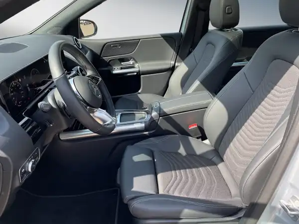 MERCEDES-BENZ B 200 (10/15)