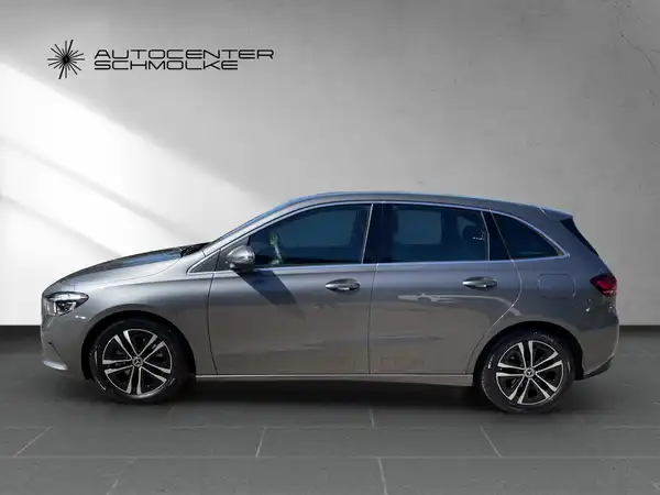 MERCEDES-BENZ B 180 (3/15)
