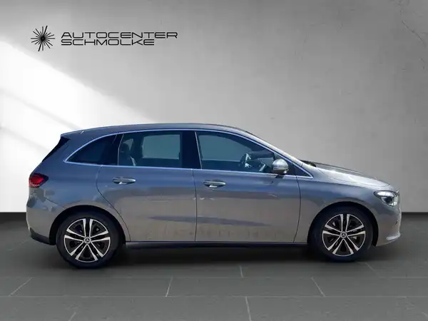 MERCEDES-BENZ B 180 (7/15)
