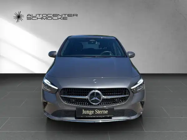 MERCEDES-BENZ B 180 (9/15)