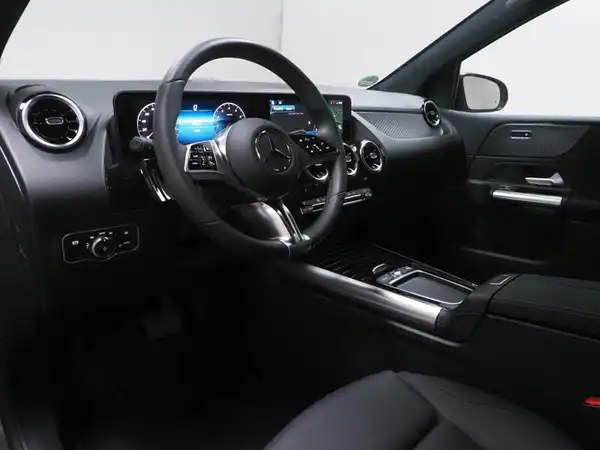 MERCEDES-BENZ B 180 (7/14)