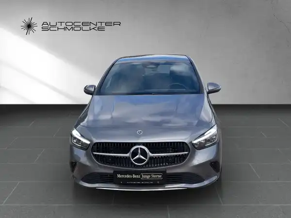 MERCEDES-BENZ B 180 (9/15)