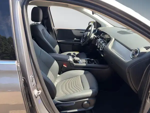 MERCEDES-BENZ B 250 (10/15)