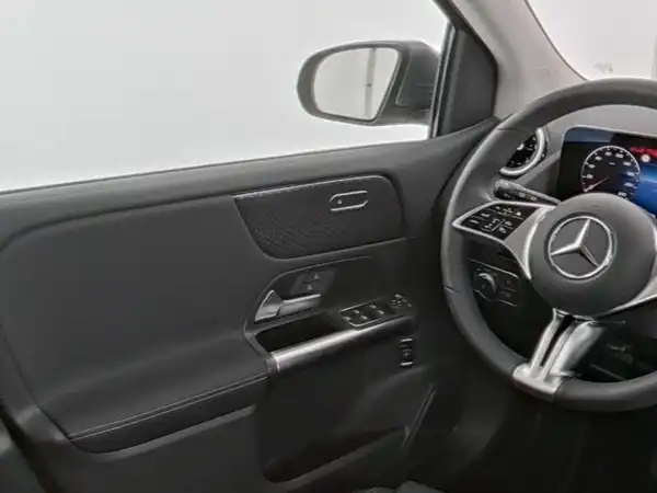 MERCEDES-BENZ B 200 (10/13)