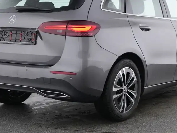 MERCEDES-BENZ B 180 (5/13)