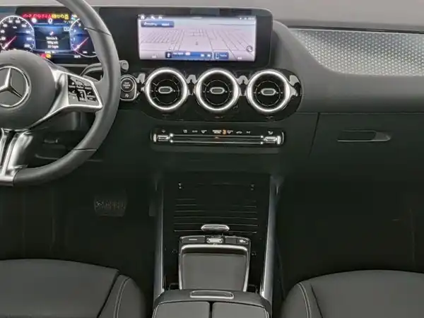MERCEDES-BENZ B 180 (6/13)