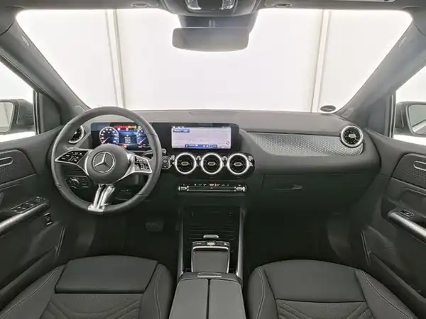 MERCEDES-BENZ B 180 (8/13)