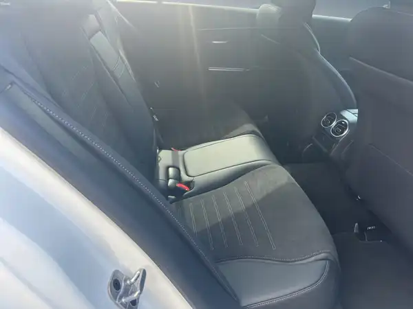 MERCEDES-BENZ C 180 (12/15)