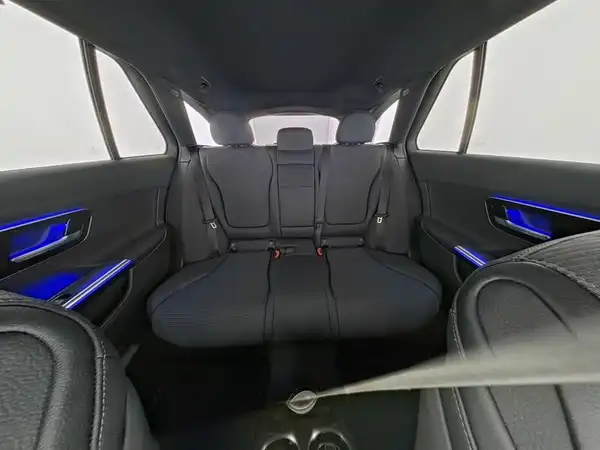 MERCEDES-BENZ C 180 (9/13)