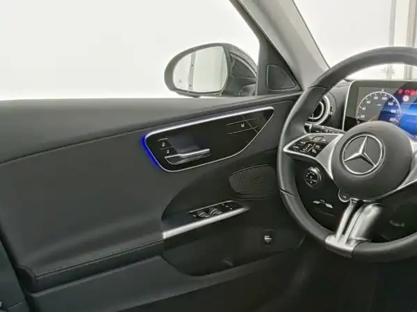 MERCEDES-BENZ C 180 (10/13)