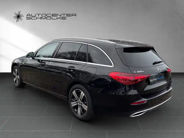 MERCEDES-BENZ C 300 (4/15)