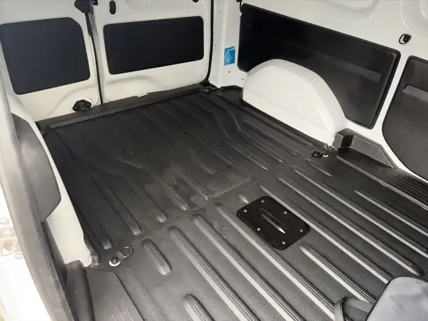 MERCEDES-BENZ eCITAN (11/15)