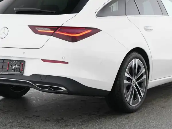 MERCEDES-BENZ CLA 180 (5/13)