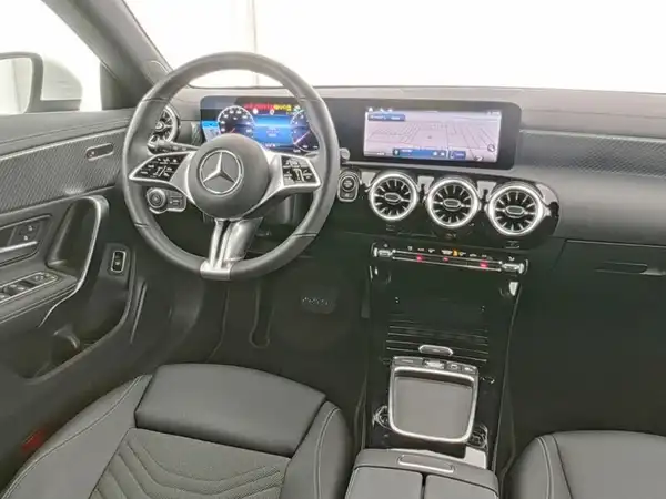 MERCEDES-BENZ CLA 180 (7/13)