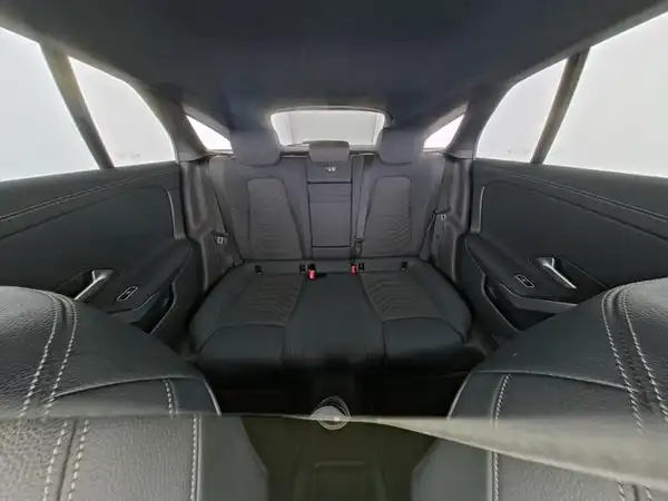 MERCEDES-BENZ CLA 180 (9/13)