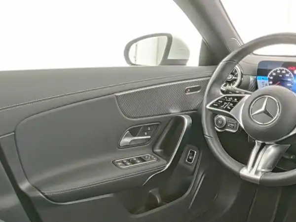 MERCEDES-BENZ CLA 180 (10/13)