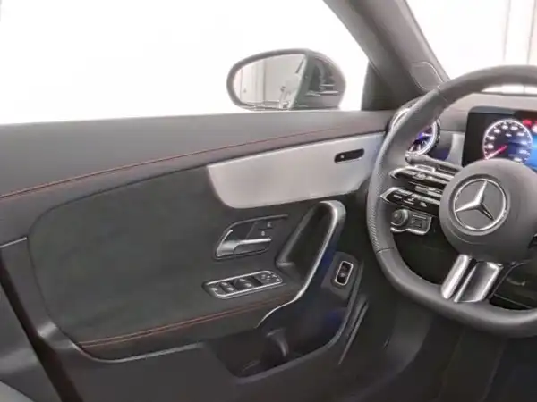 MERCEDES-BENZ CLA 200 AMG (10/13)