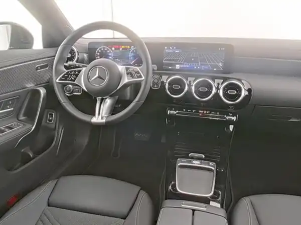 MERCEDES-BENZ CLA 180 (7/13)