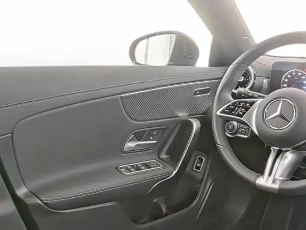 MERCEDES-BENZ CLA 180 (10/13)