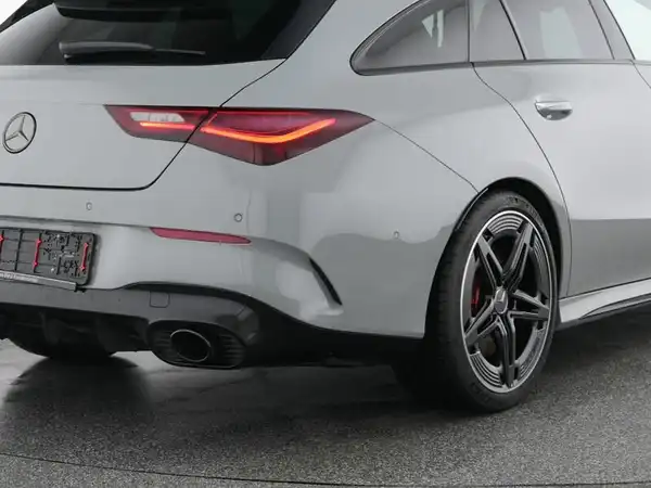 MERCEDES-BENZ CLA 35 AMG (5/13)