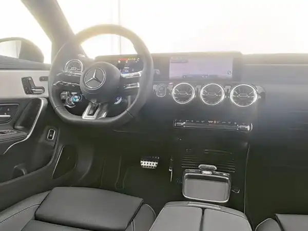 MERCEDES-BENZ CLA 35 AMG (7/13)